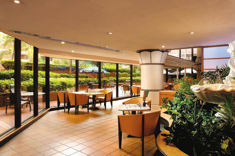 Renaissance Kowloon Hotel 홍콩 외부 사진